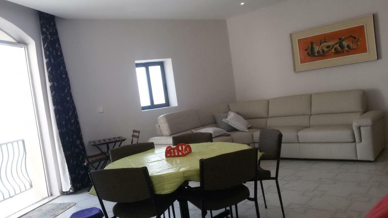 Appartamento Merhba Apt 3 Marsalforn Esterno foto